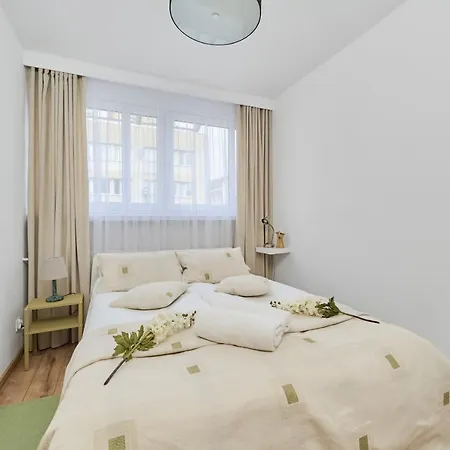 Centre & Main Square By Renters Appartement